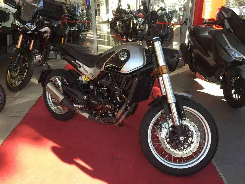 Benelli Leoncino 500 Trail (2021 - 26)