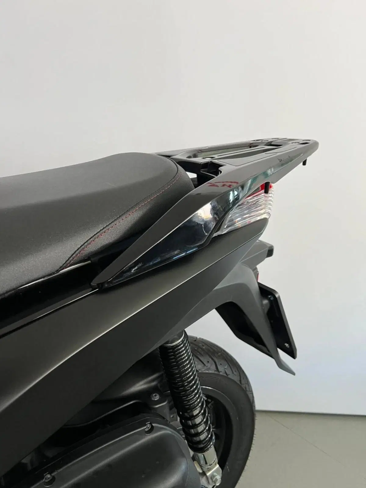 Honda SH 300 i ABS (2016 - 20) (2)