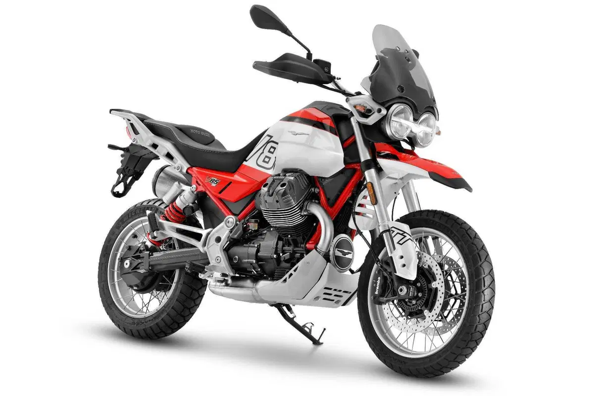 Moto Guzzi V85 TT 2024 TEST [VIDEO & GALLERY] (3)