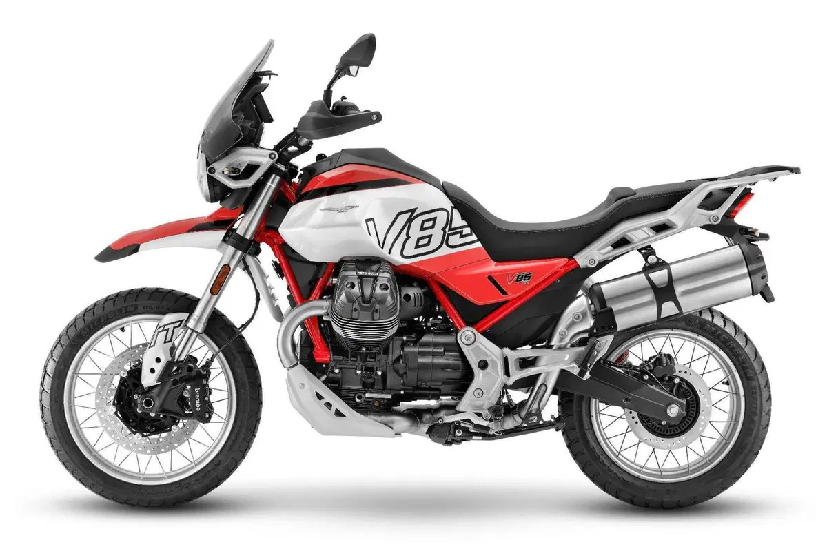 Moto Guzzi V85 TT 2024 TEST [VIDEO & GALLERY] (7)