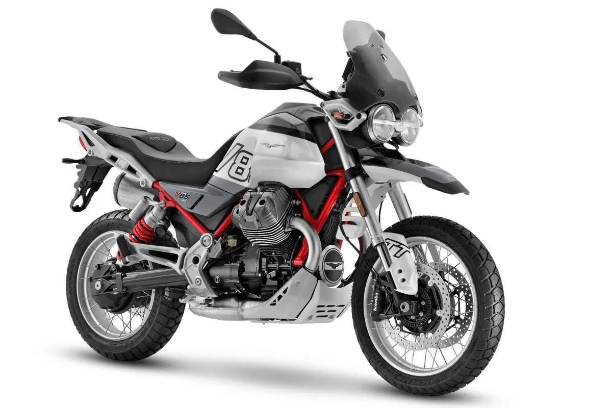 Moto Guzzi V85 TT 2024 TEST [VIDEO & GALLERY] (10)