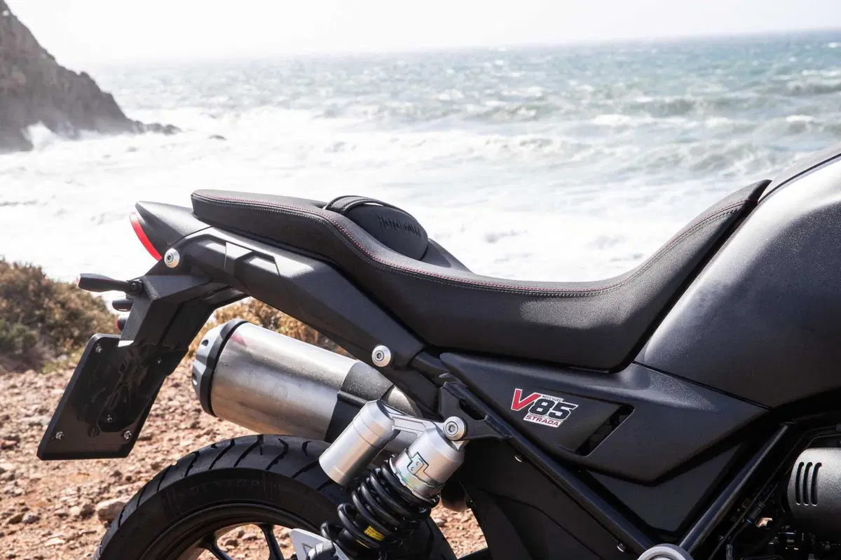 Moto Guzzi V85 TT 2024 TEST [VIDEO & GALLERY] (4)