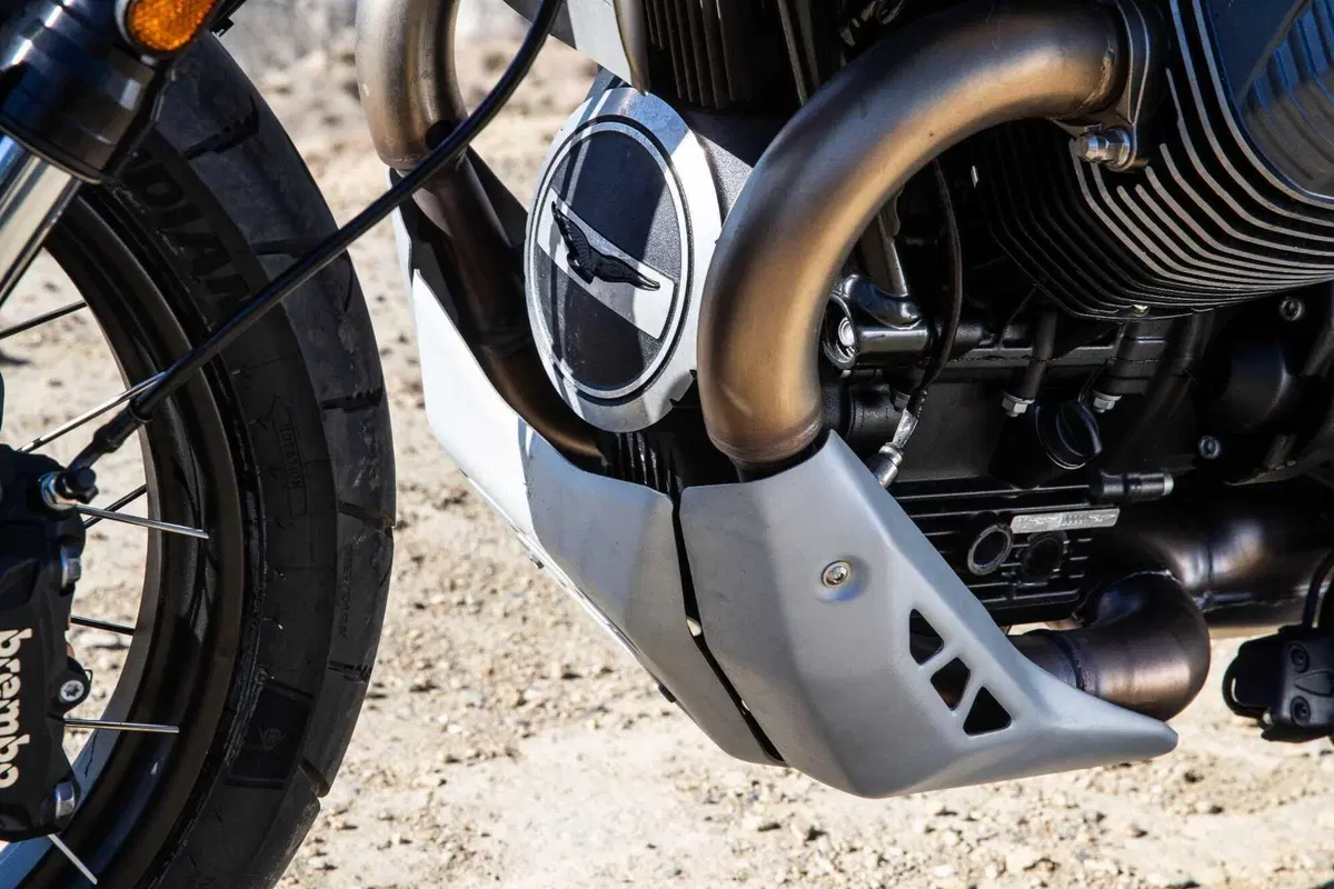 Moto Guzzi V85 TT 2024 TEST [VIDEO & GALLERY] (5)