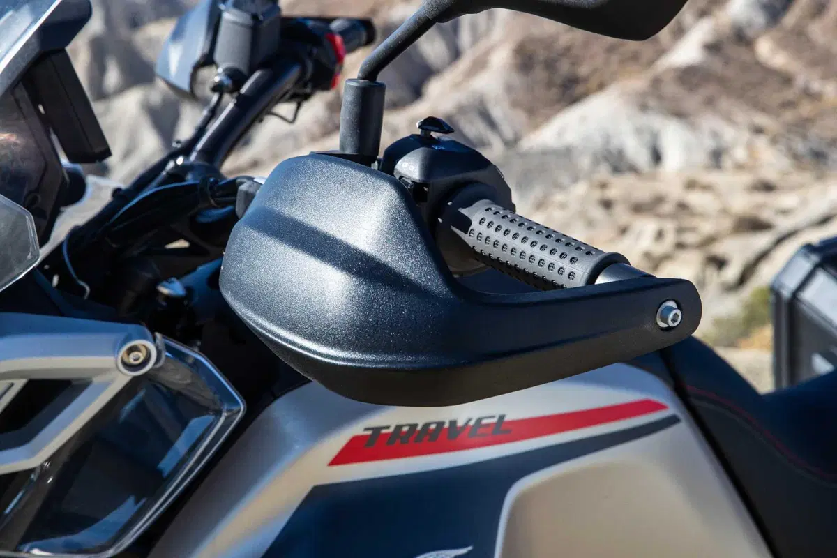 Moto Guzzi V85 TT 2024 TEST [VIDEO & GALLERY] (6)