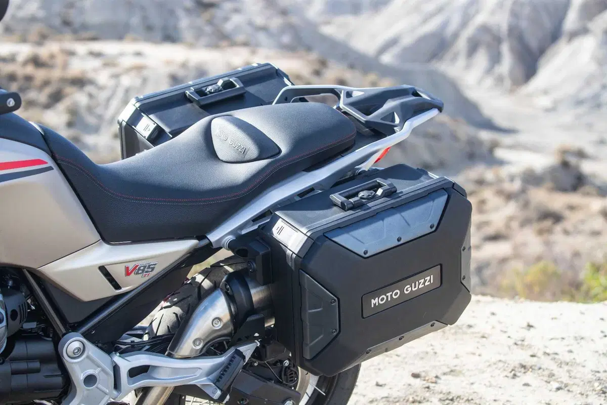 Moto Guzzi V85 TT 2024 TEST [VIDEO & GALLERY] (14)
