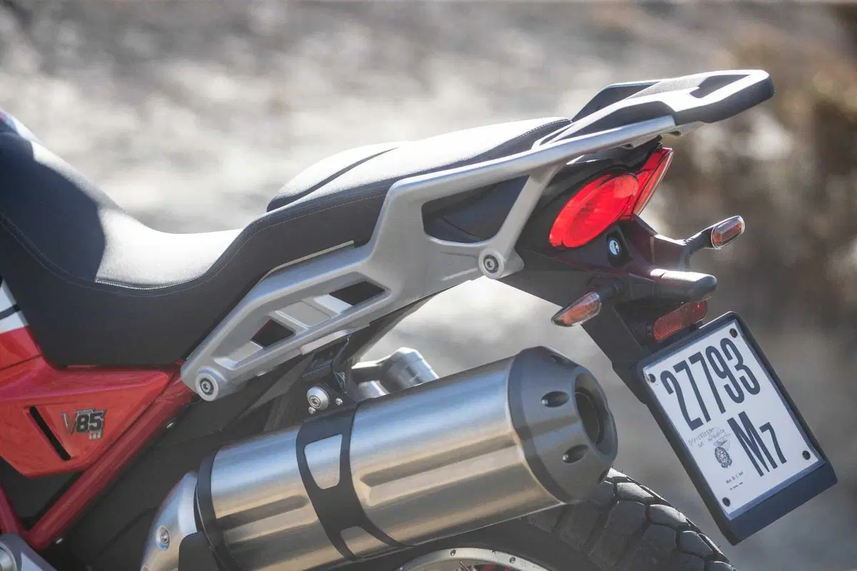 Moto Guzzi V85 TT 2024 TEST [VIDEO & GALLERY] (19)