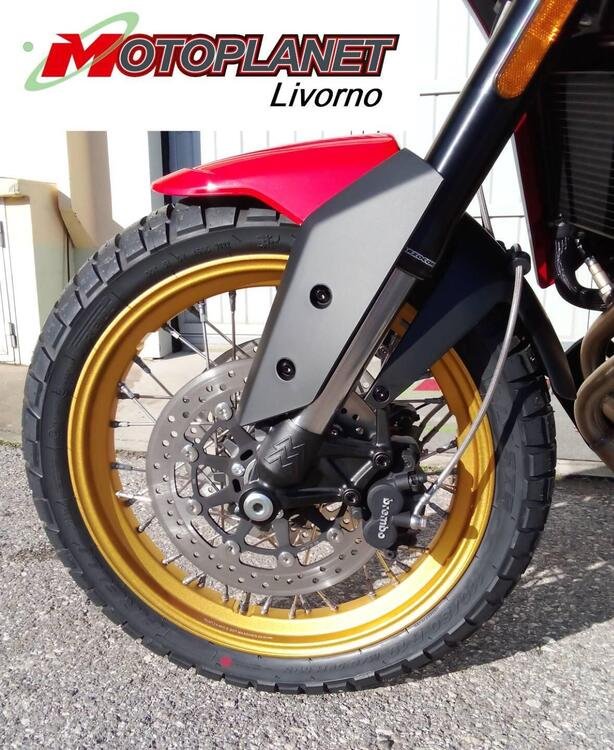 Moto Morini X-Cape 650 Gold Wheels Edition (2022 - 24) (4)