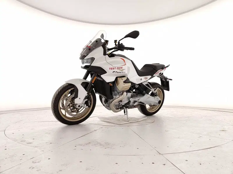 Moto Guzzi V100 Mandello (2022 - 24)
