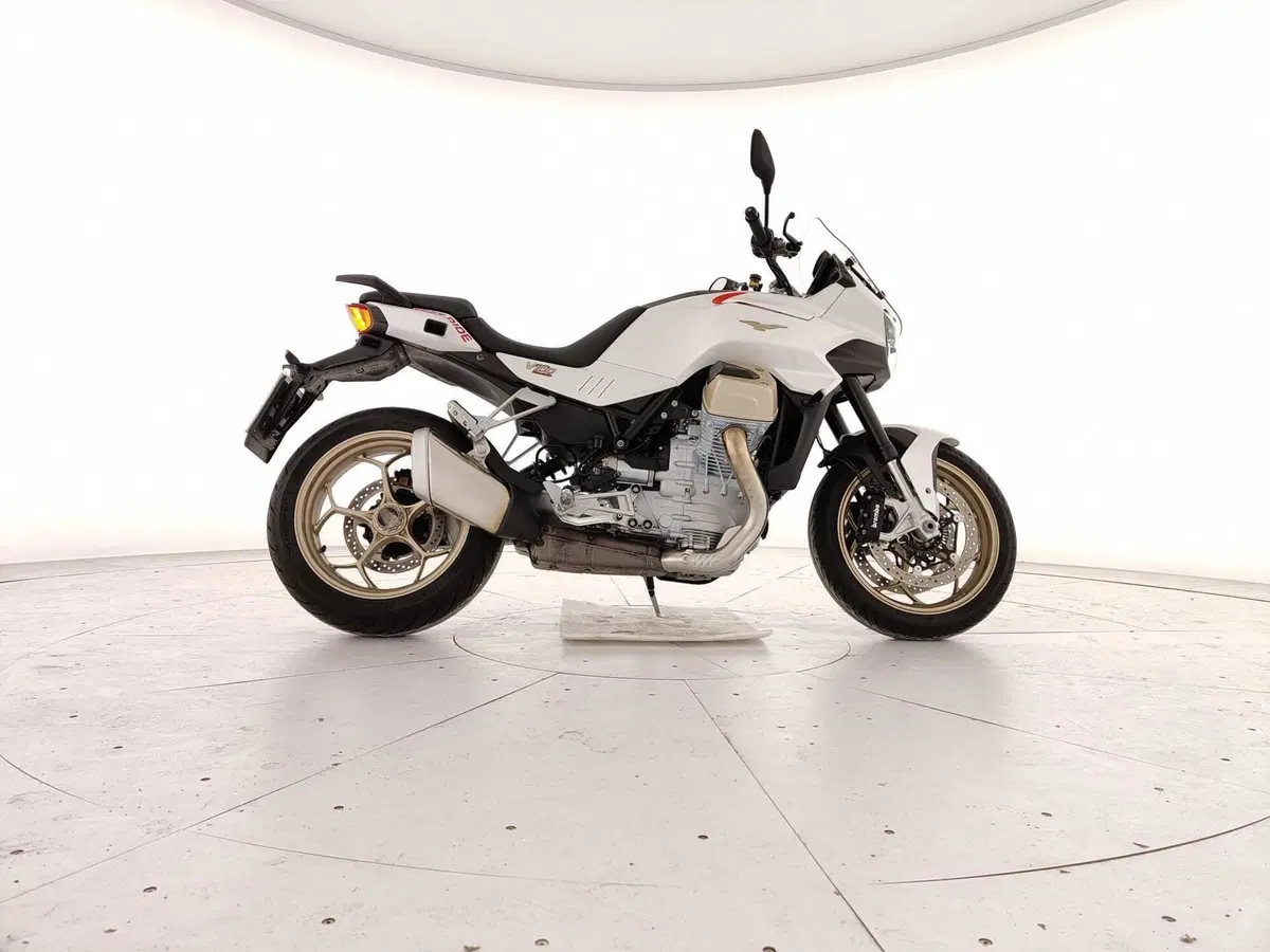 Moto Guzzi V100 Mandello (2022 - 24) (5)