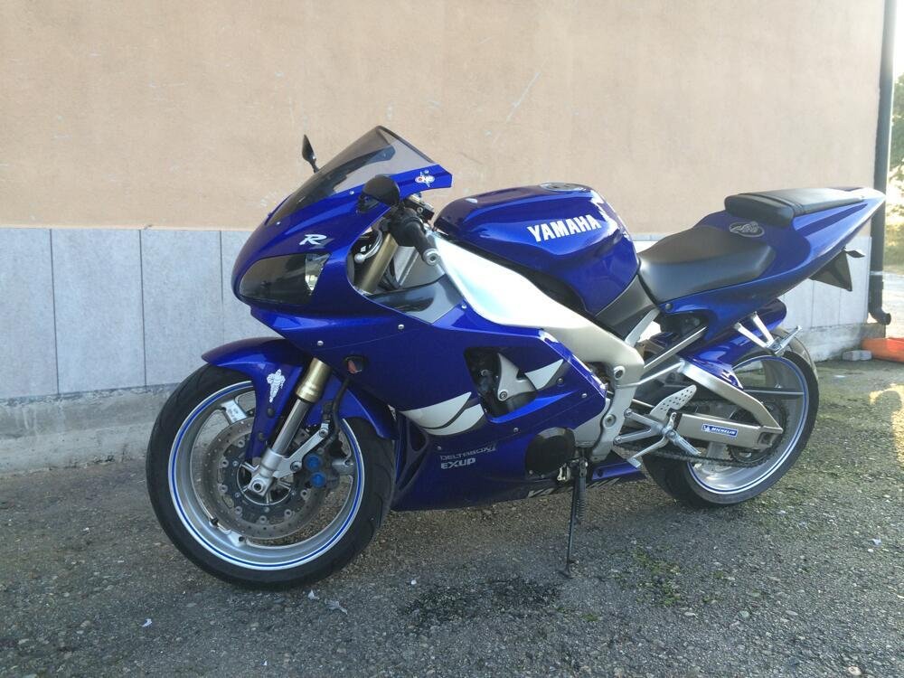 Yamaha YZF R1 (1998 - 99) (4)