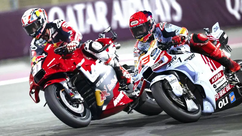 MotoGP 2024. GP del Qatar. Pedro Acosta e il sorpasso "generazionale" a Marc Marquez: "Non ho pensato a niente... &egrave; un po' come quando sei al ranch con Valentino"