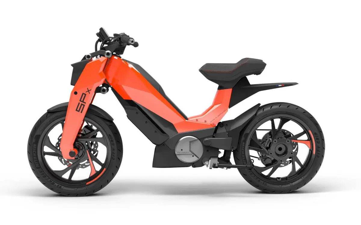Peugeot presenta il concept SPX, l'elettrico che ricorda il mitico tubone (5)