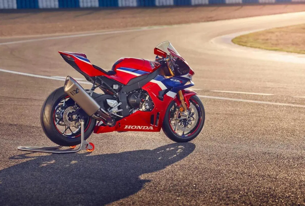 Honda CBR1000RR-R Fireblade: Evoluzione silenziosa