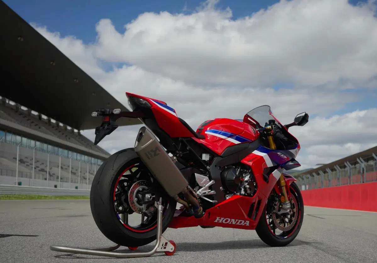 Honda CBR1000RR-R Fireblade: Evoluzione silenziosa (2)