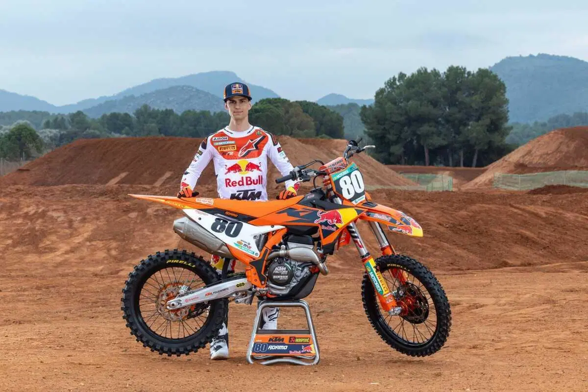 KTM 250 SX-F: la Adamo Edition, per celebrare il Mondiale 2023 in MX2 (2)