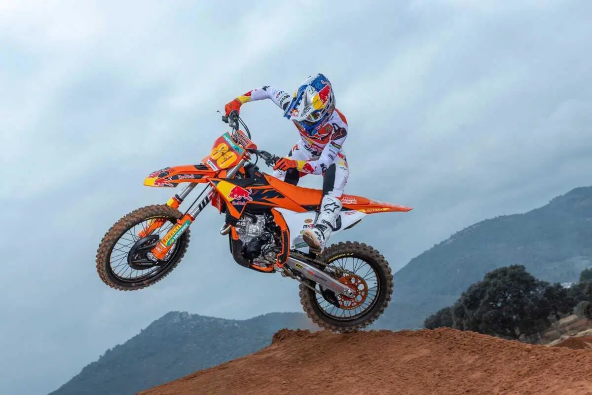 KTM 250 SX-F: la Adamo Edition, per celebrare il Mondiale 2023 in MX2 (4)