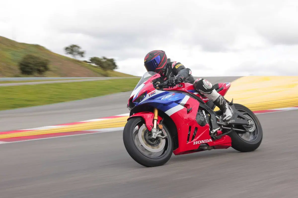 Honda CBR1000RR-R Fireblade SP: Rivoluzione silenziosa (2)