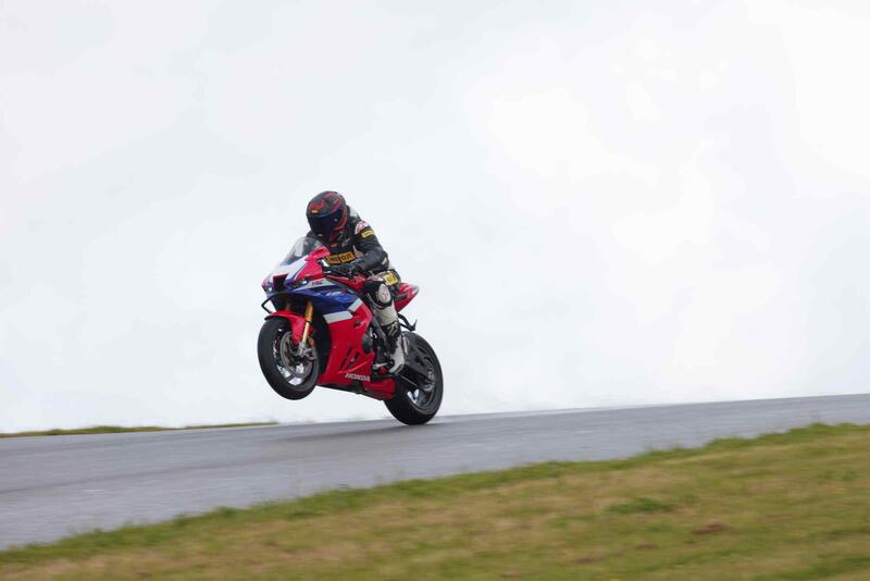 TEST Honda CBR1000RR-R Fireblade SP: rivoluzione silenziosa [VIDEO e GALLERY]