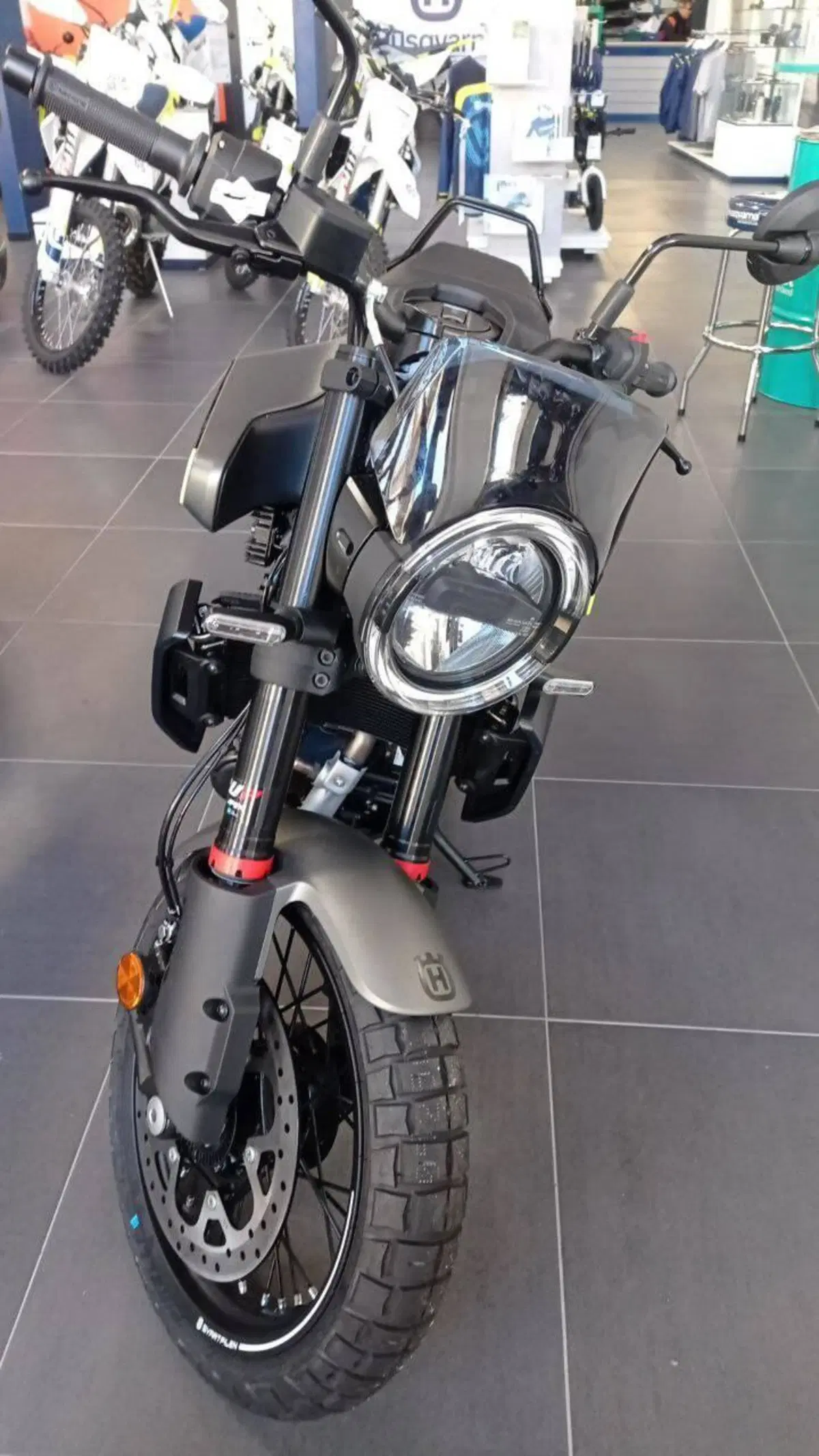 Husqvarna Svartpilen 125 (2024 - 26) (3)