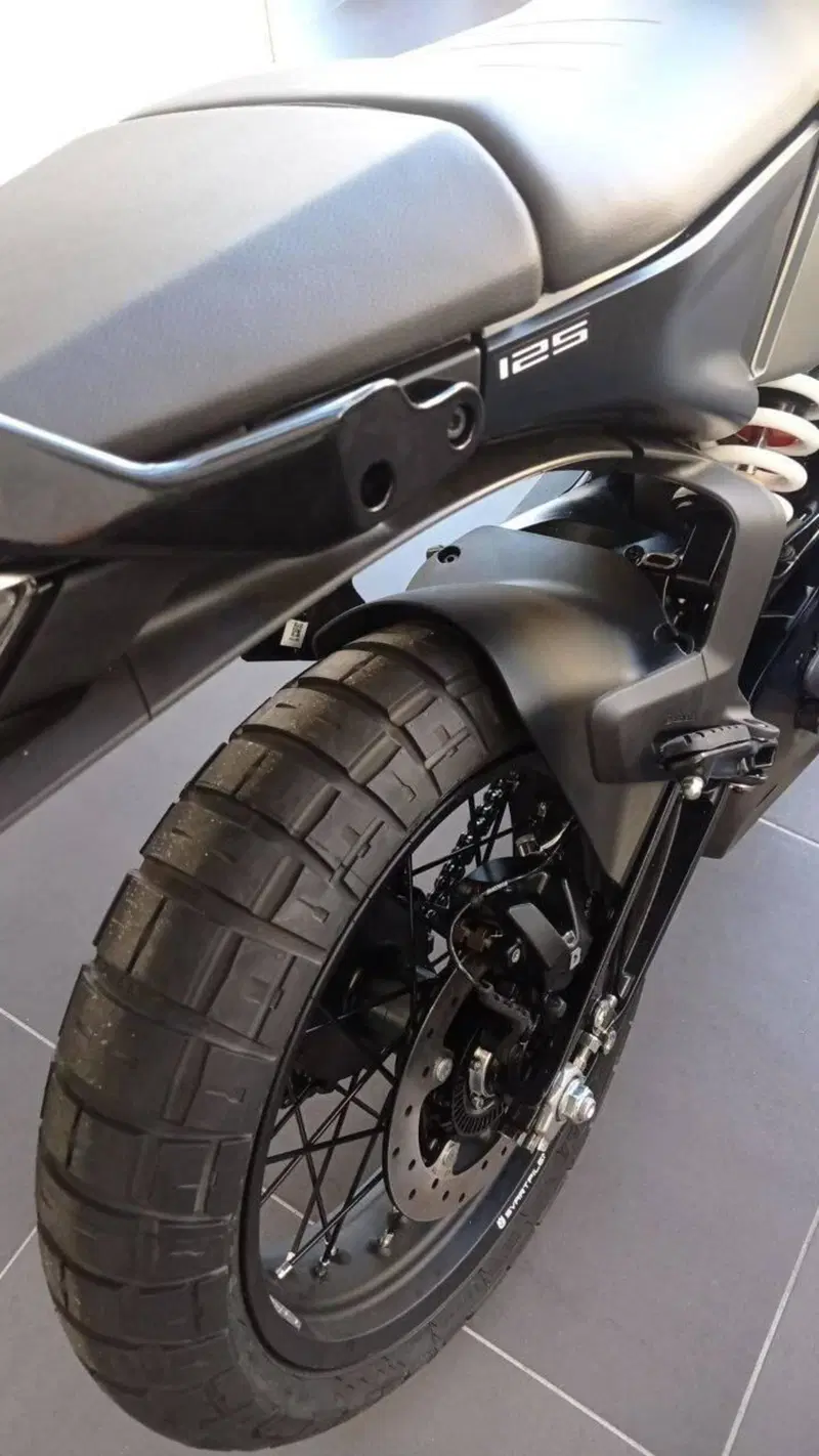 Husqvarna Svartpilen 125 (2024 - 26) (5)