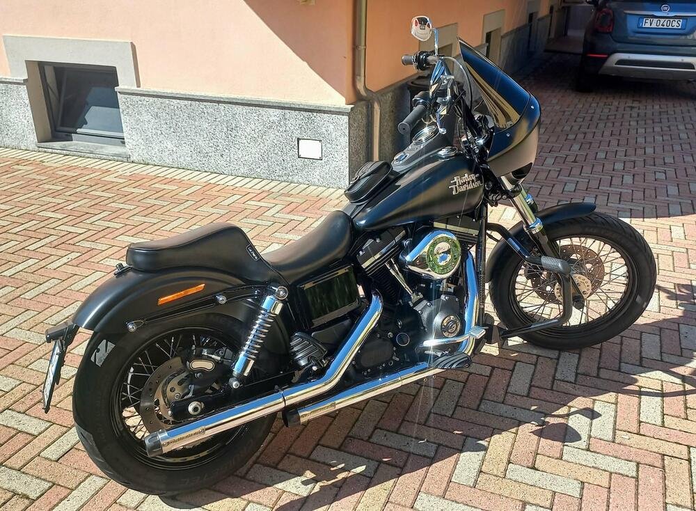 Harley-Davidson 1690 Street Bob (2017) - FXDB
