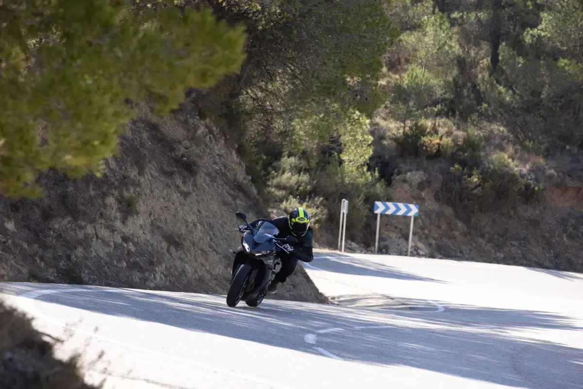 Triumph Daytona 660: la prova della nuova sportiva inglese. Impressioni di guida, pro e contro [VIDEO E GALLERY] (18)