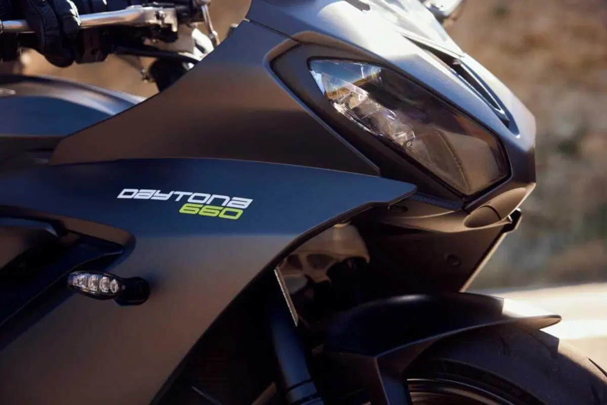 Triumph Daytona 660: la prova della nuova sportiva inglese. Impressioni di guida, pro e contro [VIDEO E GALLERY] (29)