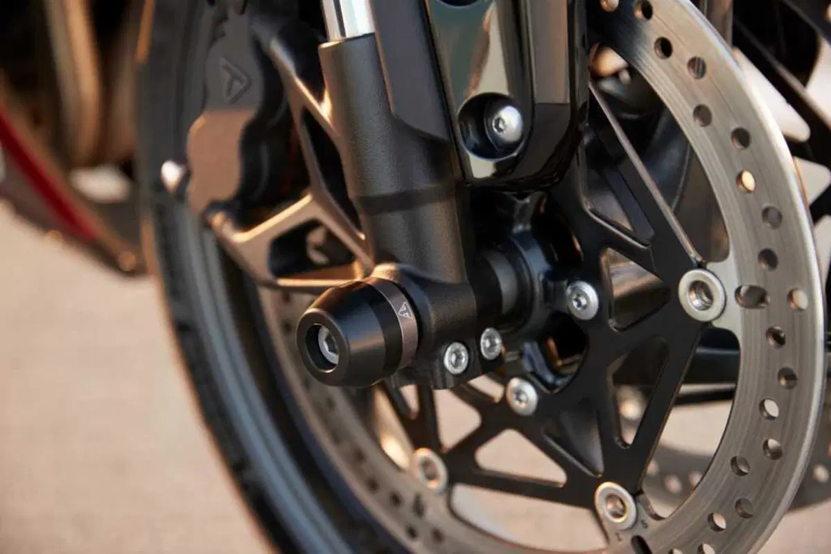 Triumph Daytona 660: la prova della nuova sportiva inglese. Impressioni di guida, pro e contro [VIDEO E GALLERY] (37)