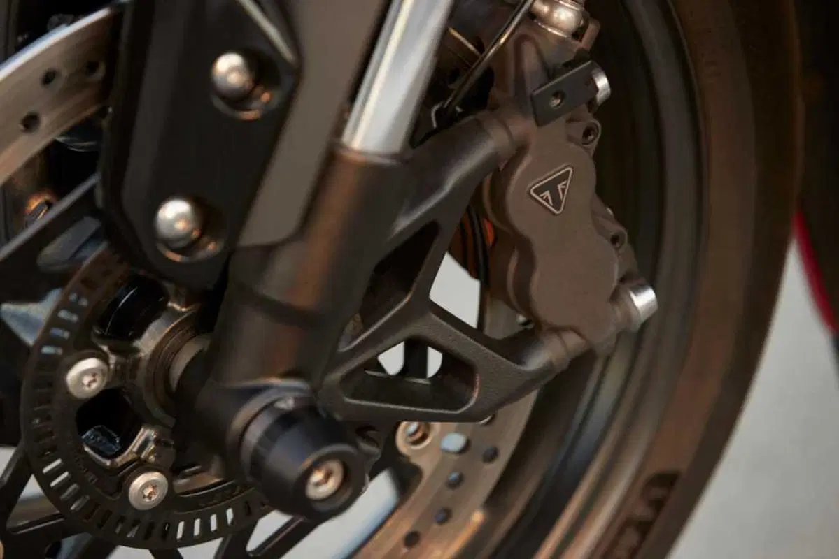 Triumph Daytona 660: la prova della nuova sportiva inglese. Impressioni di guida, pro e contro [VIDEO E GALLERY] (46)