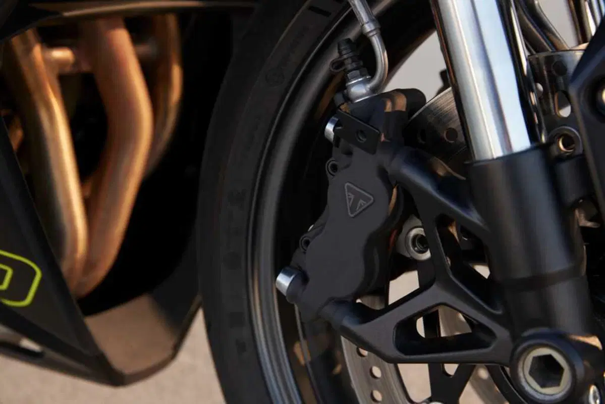 Triumph Daytona 660: la prova della nuova sportiva inglese. Impressioni di guida, pro e contro [VIDEO E GALLERY] (43)