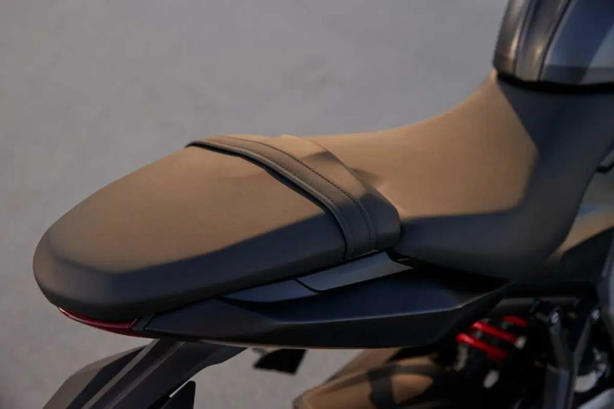 Triumph Daytona 660: la prova della nuova sportiva inglese. Impressioni di guida, pro e contro [VIDEO E GALLERY] (48)
