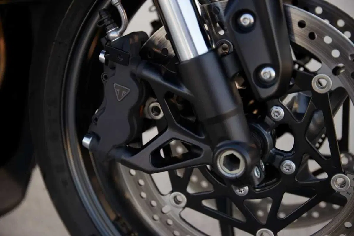 Triumph Daytona 660: la prova della nuova sportiva inglese. Impressioni di guida, pro e contro [VIDEO E GALLERY] (49)