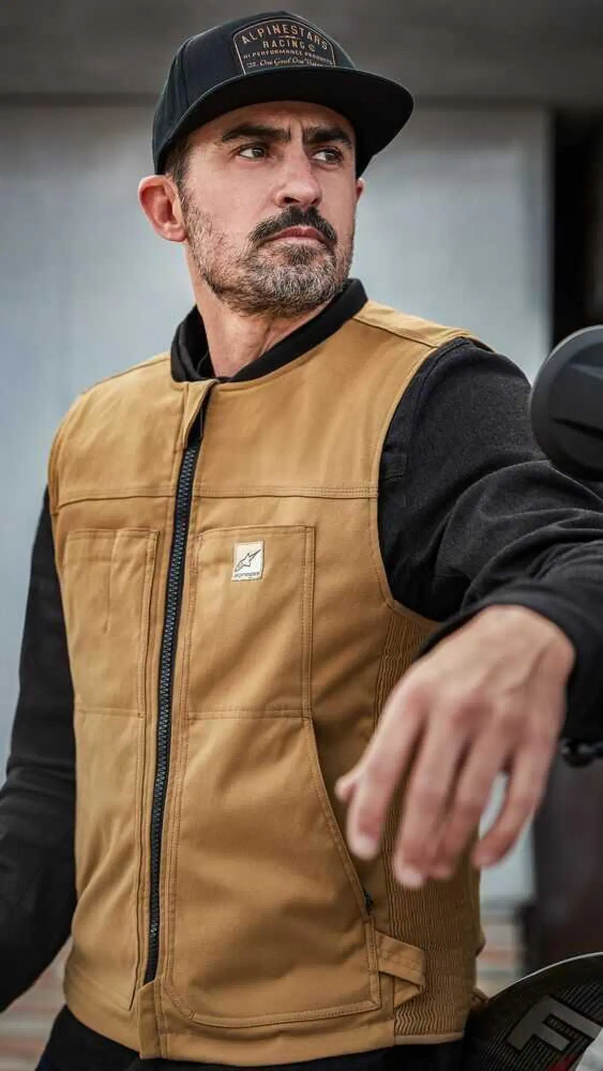 Alpinestars presenta il nuovo gilet Tech-Air 3 Leather & Canvas (40)