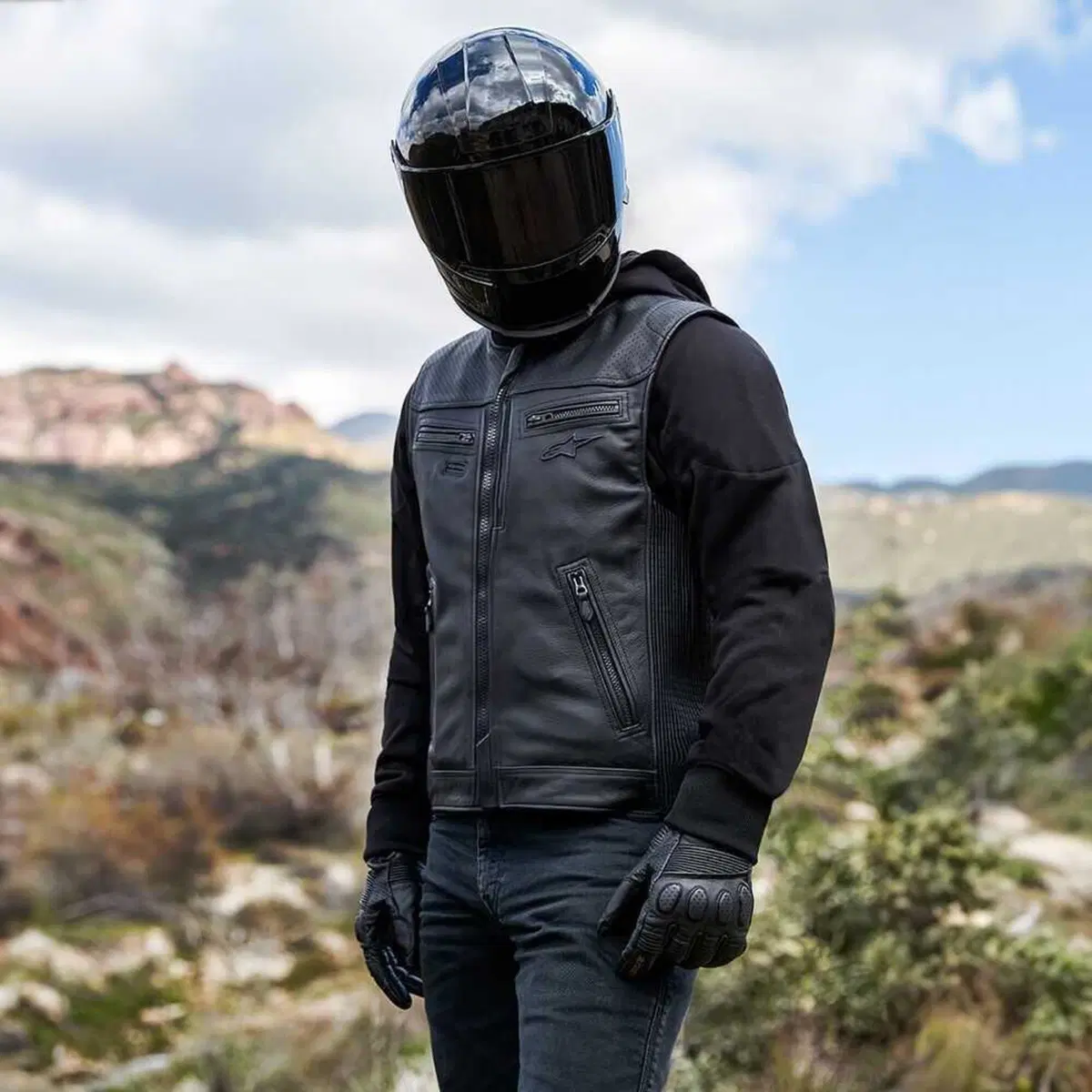 Alpinestars presenta il nuovo gilet Tech-Air 3 Leather & Canvas (43)
