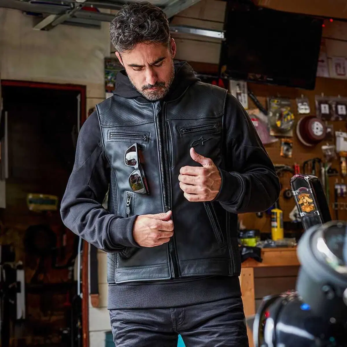 Alpinestars presenta il nuovo gilet Tech-Air 3 Leather & Canvas (44)
