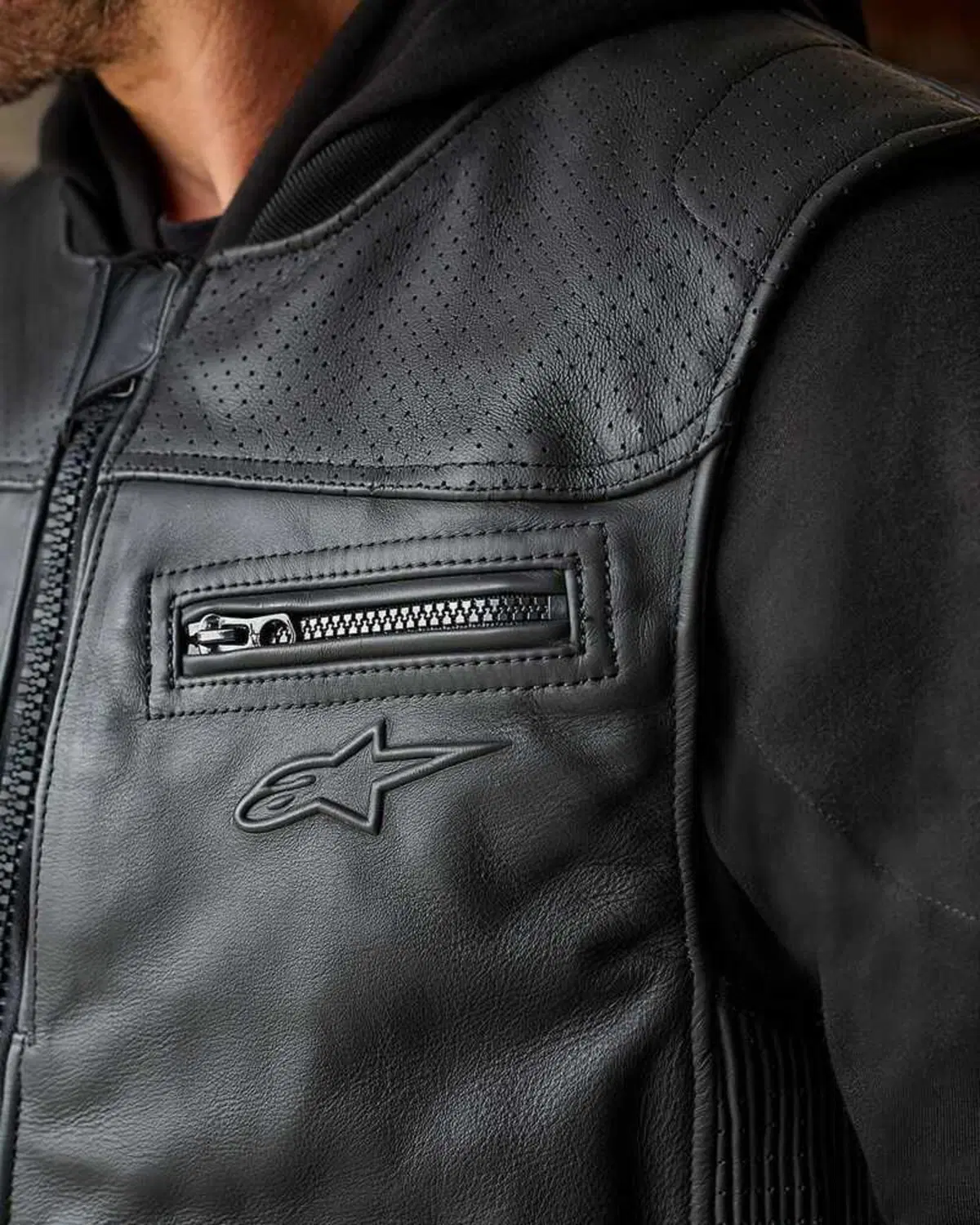 Alpinestars presenta il nuovo gilet Tech-Air 3 Leather & Canvas (52)
