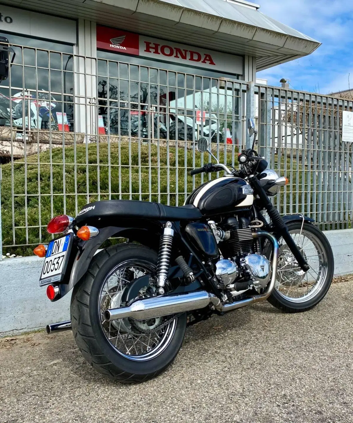 Triumph Bonneville T100 (2008 - 16) (5)