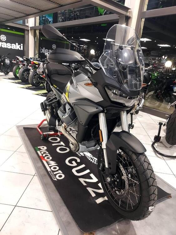 Moto Guzzi Stelvio (2024) (4)