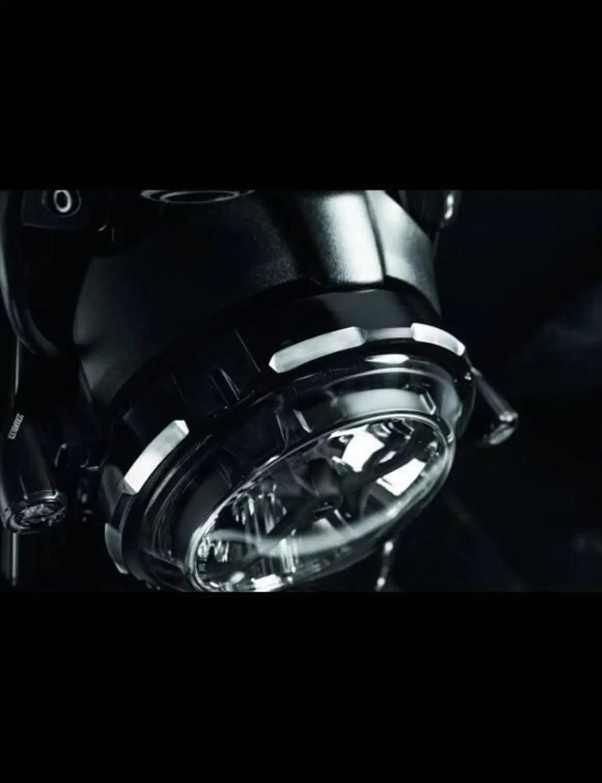 Cornice faro Ducati Scrambler (2)