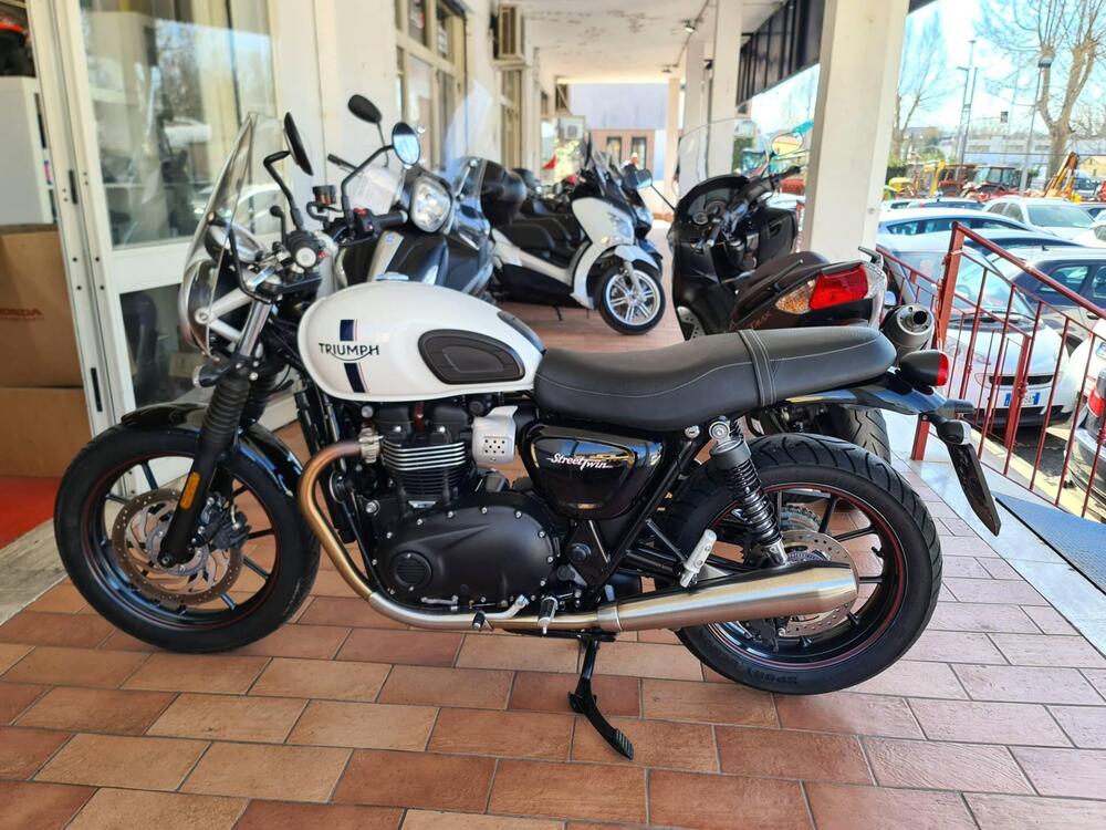 Triumph Street Twin 900 (2017 - 18) (2)