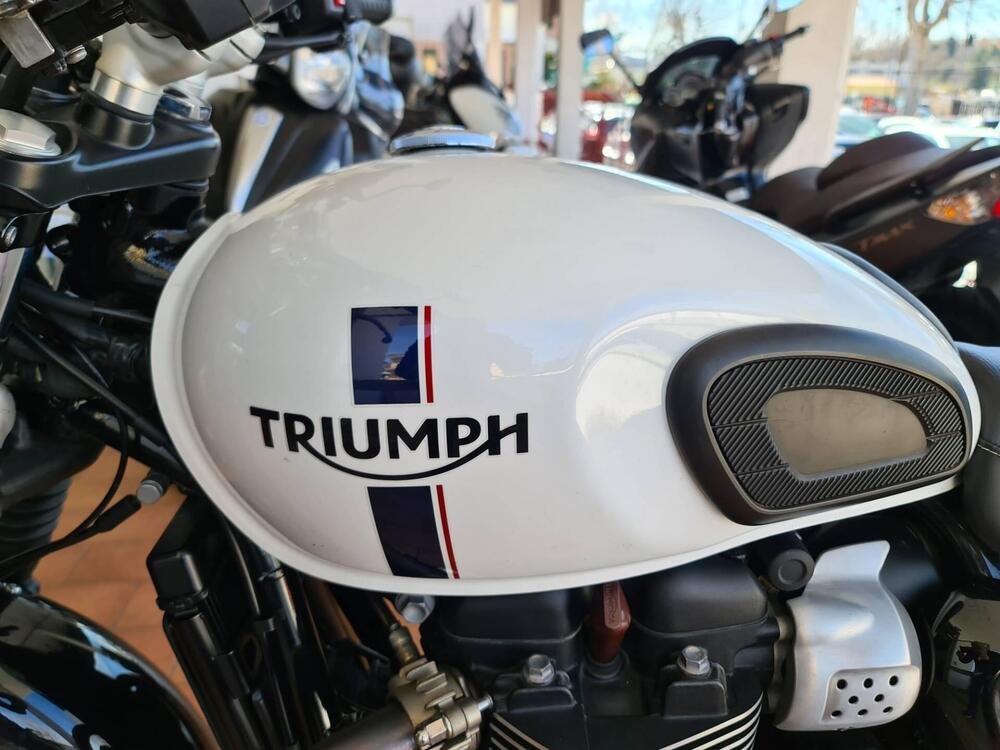 Triumph Street Twin 900 (2017 - 18) (4)