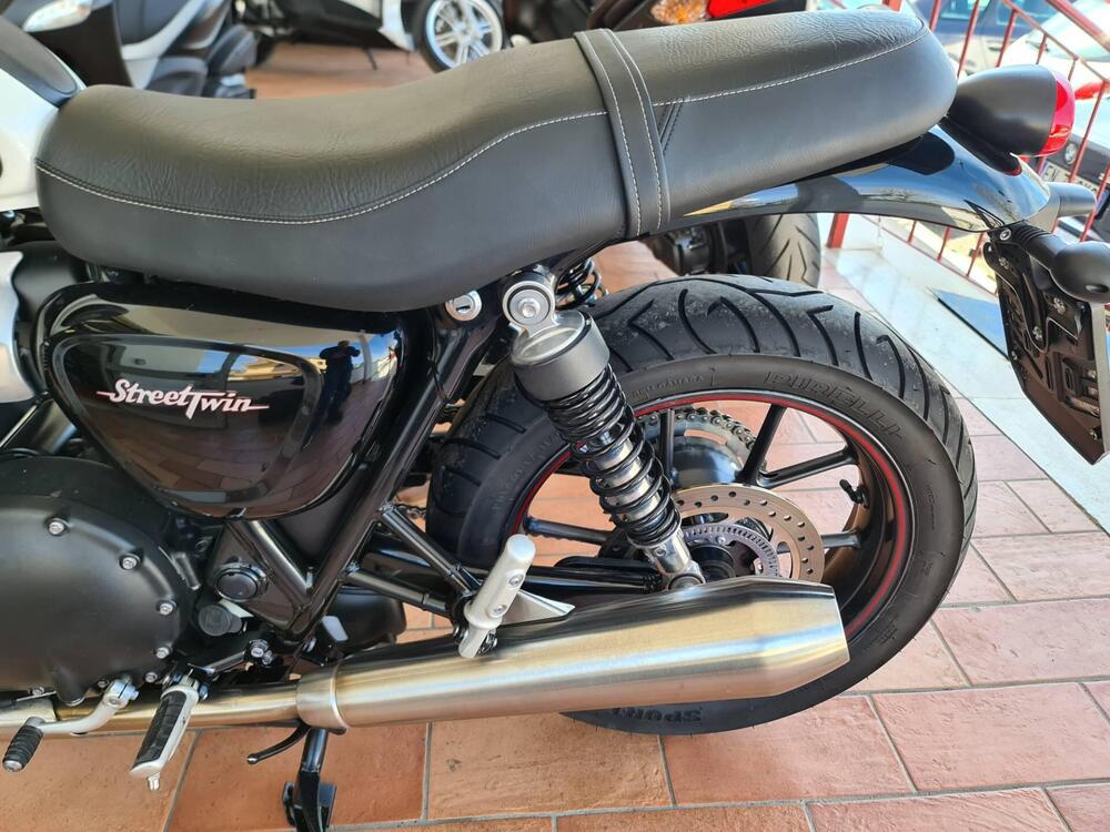 Triumph Street Twin 900 (2017 - 18) (5)