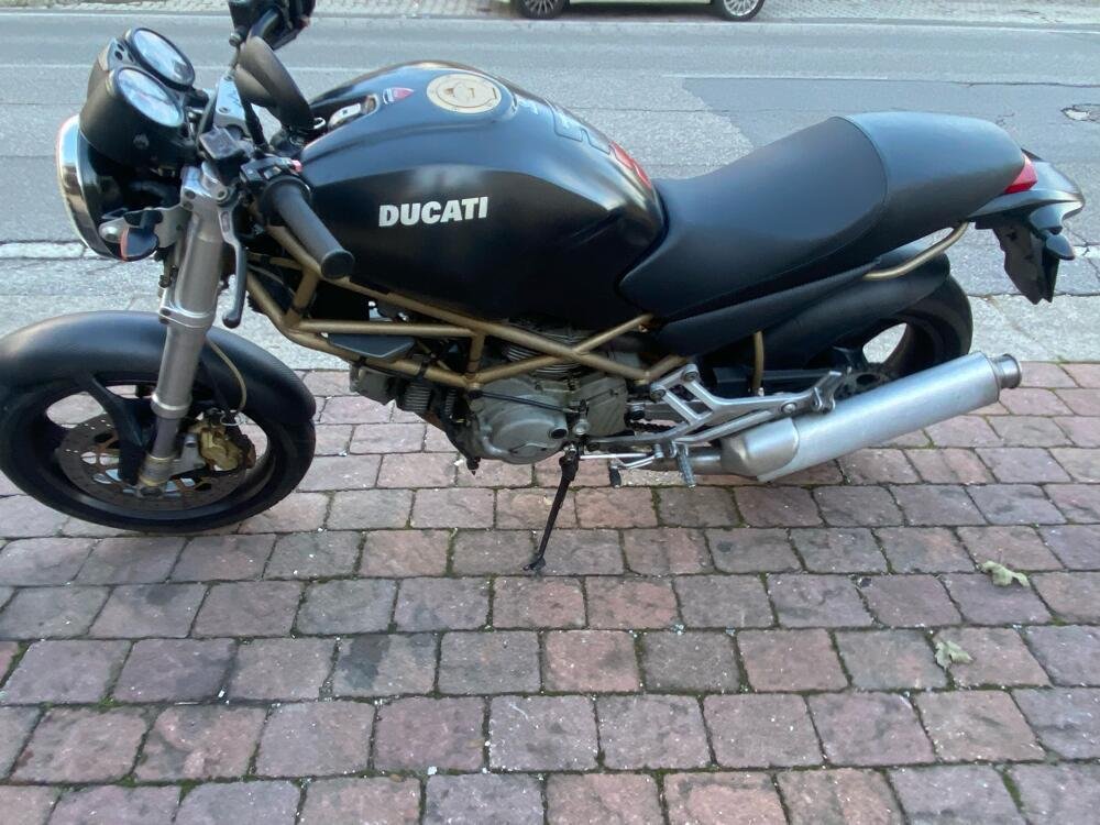 Ducati Monster 600 Dark (1998 - 01) (4)