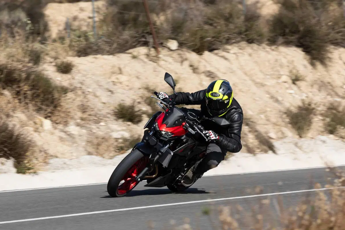 Kawasaki Z500: la prova della nuova naked entry level. Come va, pregi e difetti [VIDEO E GALLERY] (21)