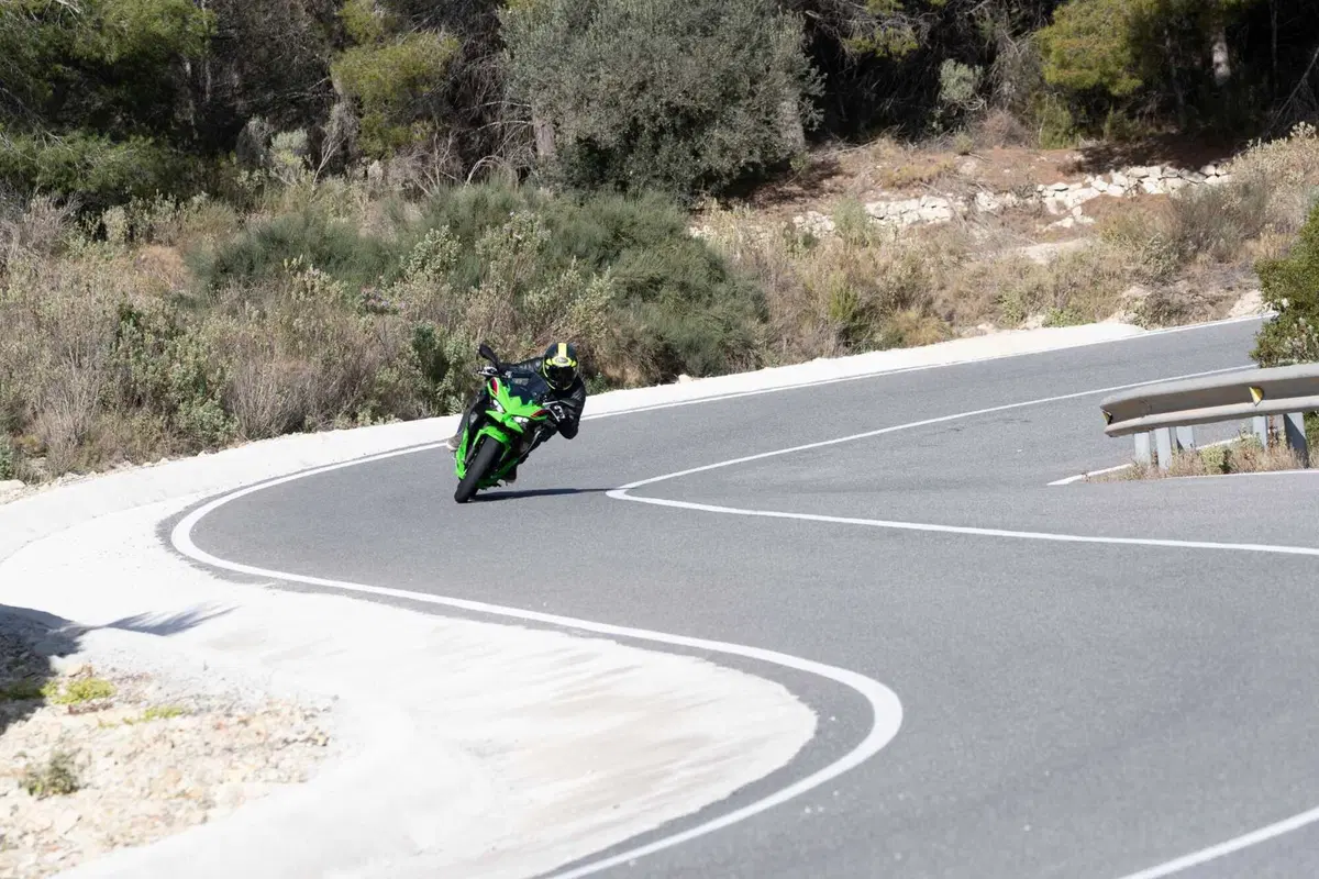 Kawasaki Ninja 500 TEST: prime impressioni di guida, pregi e difetti [VIDEO E GALLERY] (2)