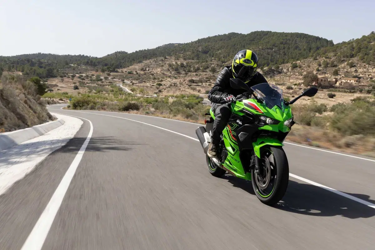 Kawasaki Ninja 500 TEST: prime impressioni di guida, pregi e difetti [VIDEO E GALLERY] (15)