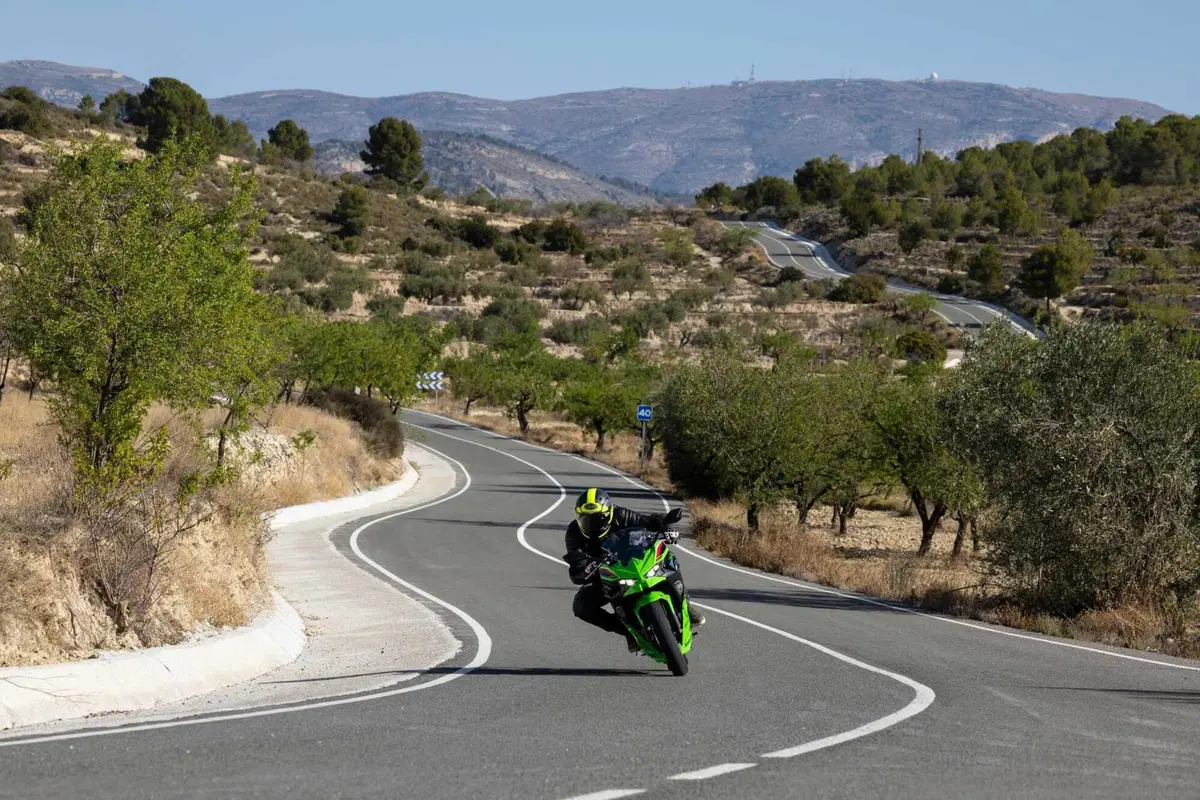 Kawasaki Ninja 500 TEST: prime impressioni di guida, pregi e difetti [VIDEO E GALLERY] (22)