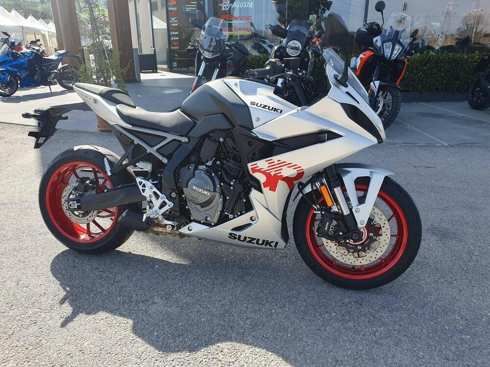 Suzuki GSX-8R (2024) (3)