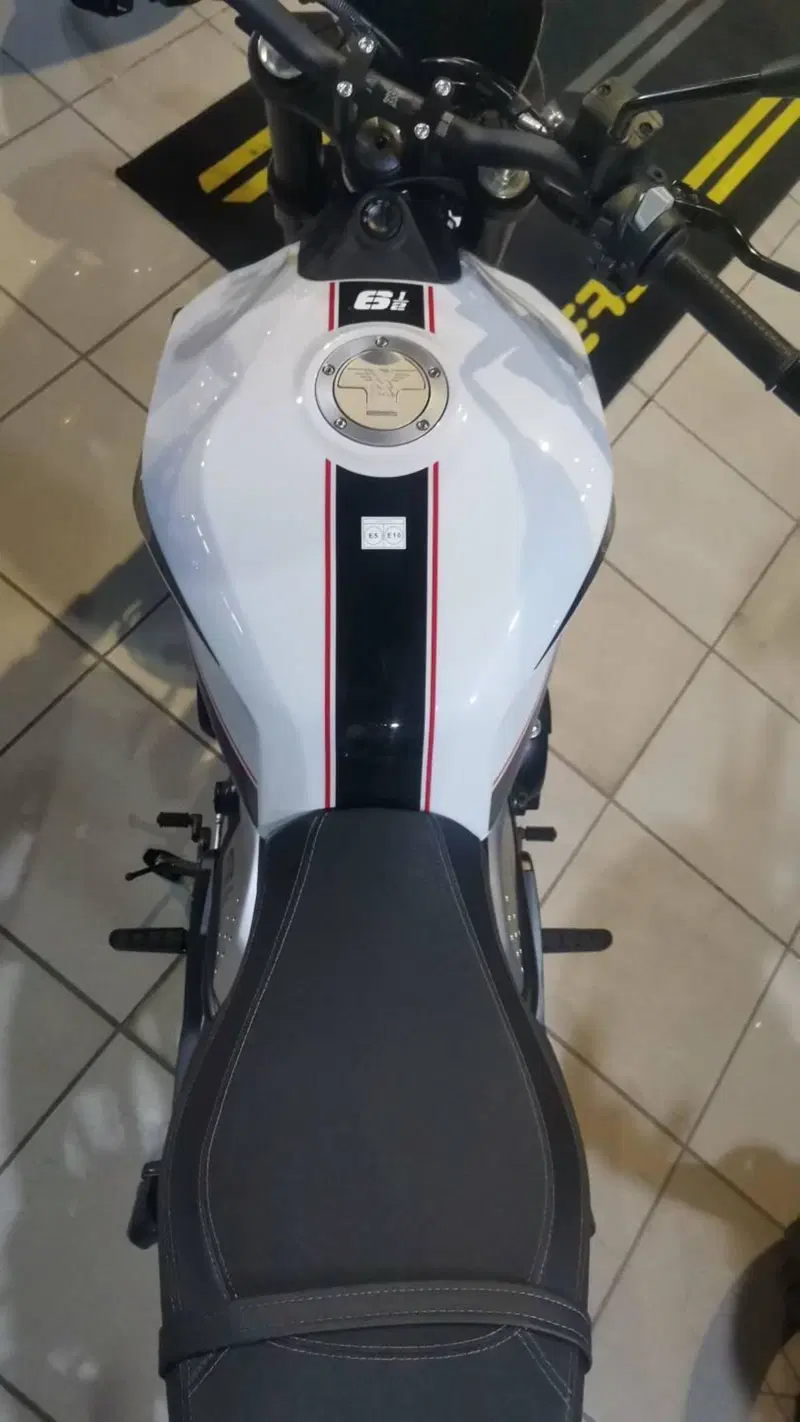 Moto Morini SEIEMMEZZO STR (2022 - 26) (7)