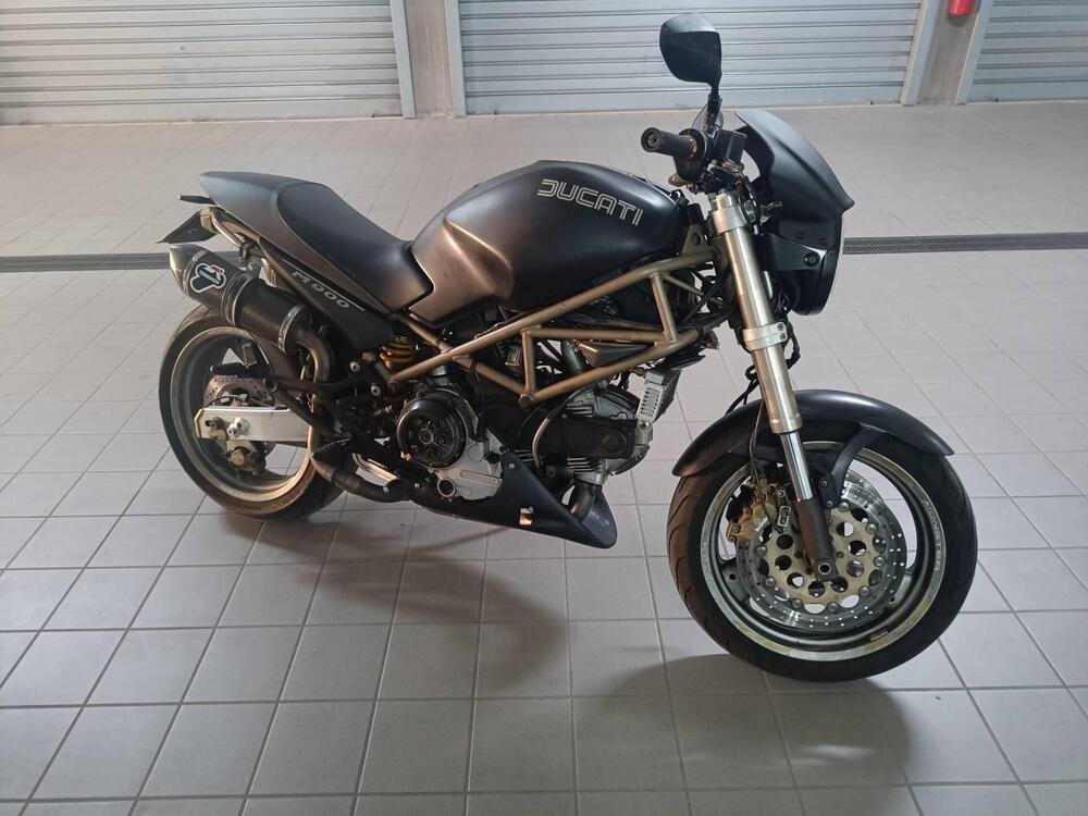 Ducati M900 (2)
